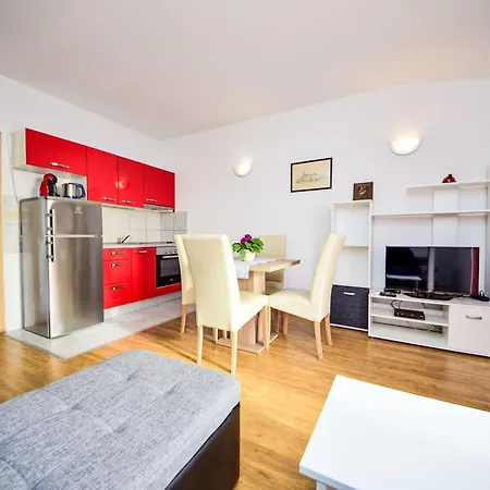 Appartement Mira-2 By Interhome